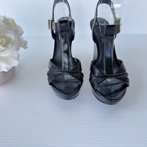 ALDO Black Leather Wedge Sandals Size 39 Platform Strappy Heels T-Strap GOOD